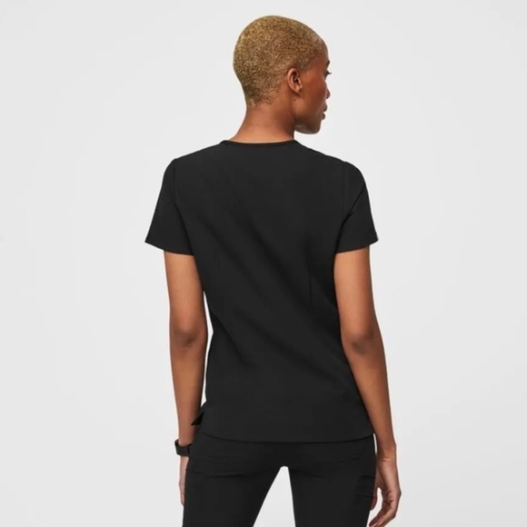 Figs Casma Three-Pocket‎ Scrub Top - Picture 2 of 9